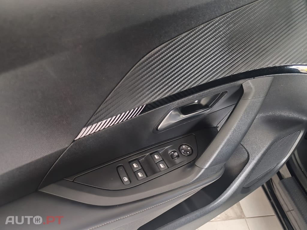 Peugeot 2008 1.2 PureTech Allure Pack