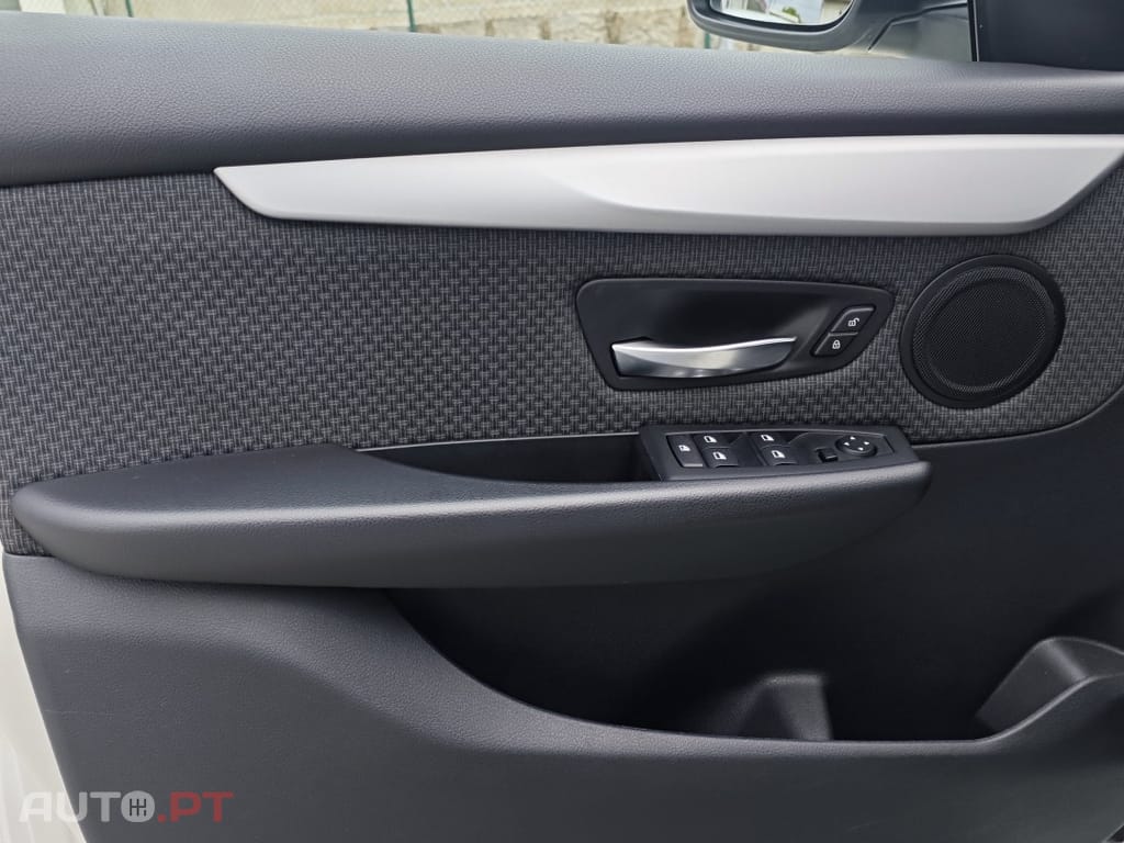 BMW 218 i Auto