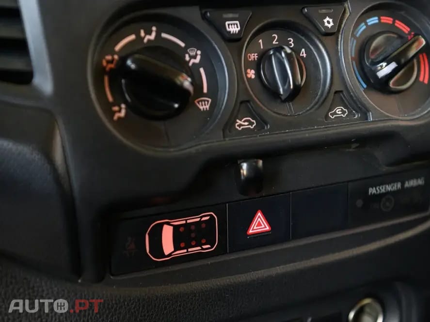 Mitsubishi L200 2.4 DI-D CD Invite 4WD