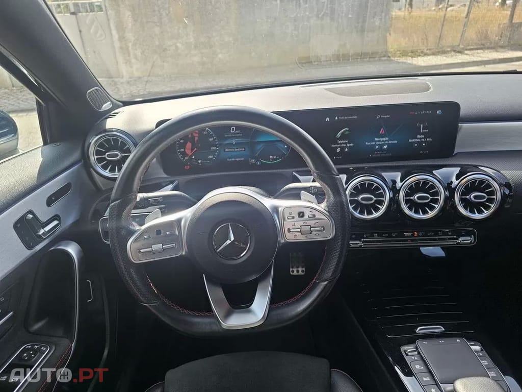Mercedes-Benz A 250 e AMG Line
