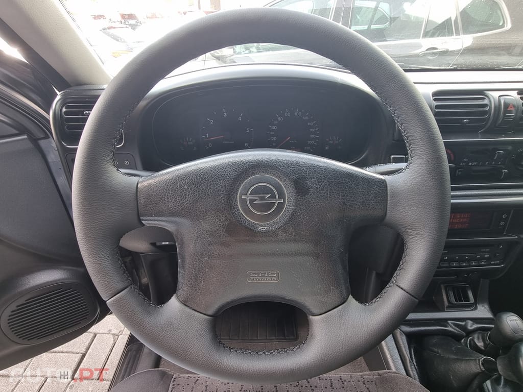 Opel Frontera 2.2 DTi Sport
