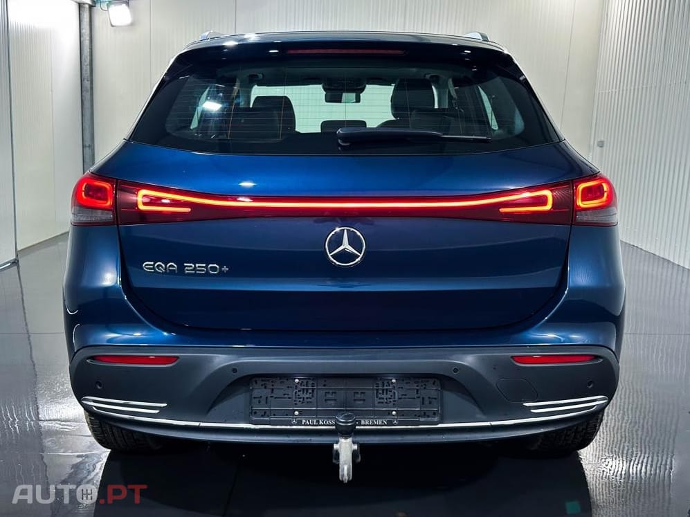 Mercedes-Benz EQA 250+ Electric Art