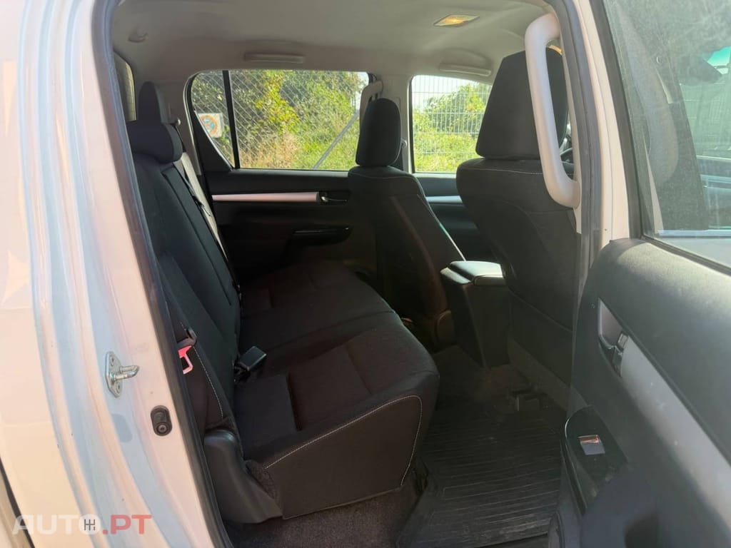 Toyota Hilux 2.4 D-4D 4WD CD Aut.