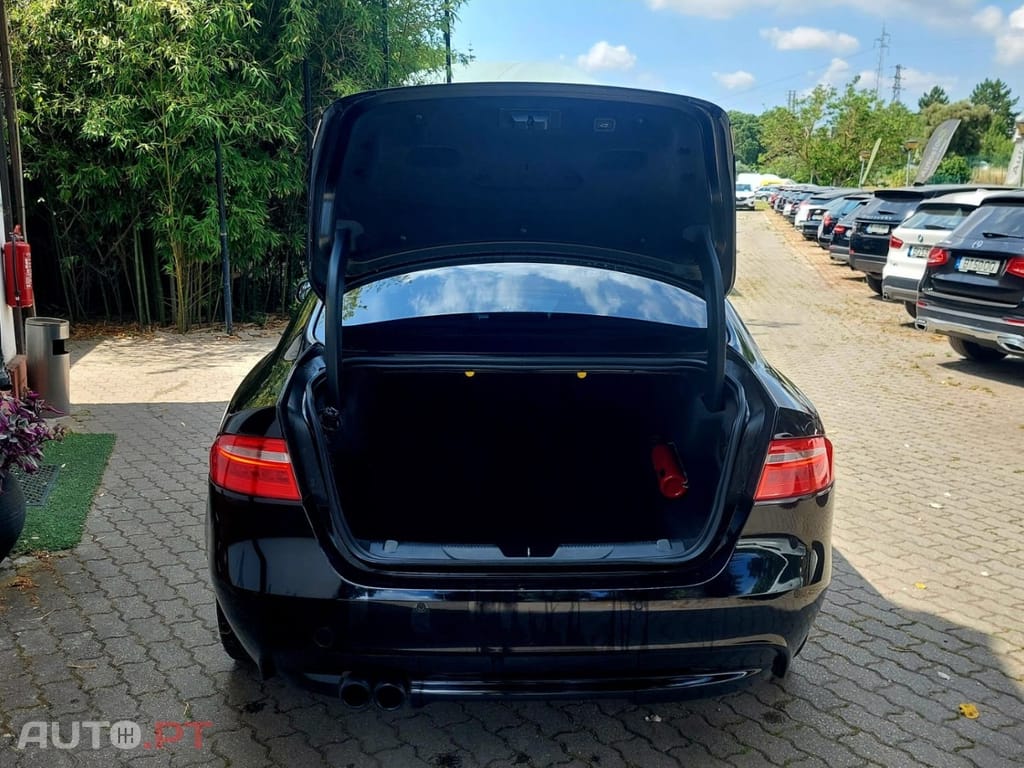 Jaguar XE 2.0 D R-Sport