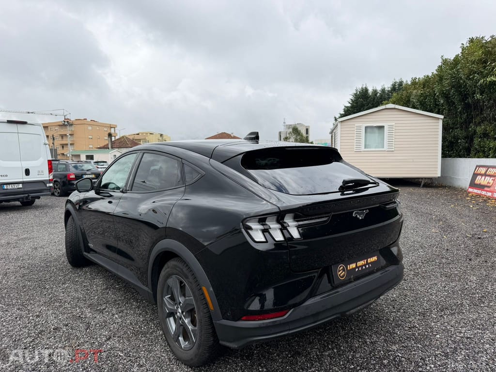 Ford Mustang Mach-E Standard
