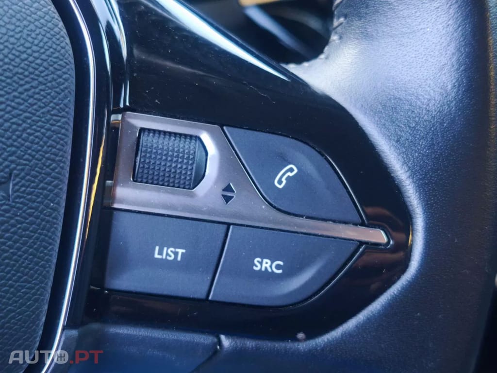 Peugeot E-2008 50 kWh Allure Pack