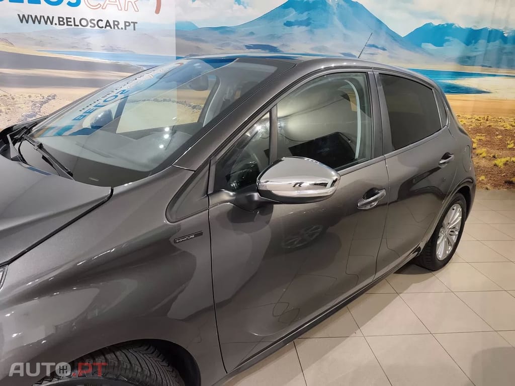Peugeot 208 1.2 PureTech Signature