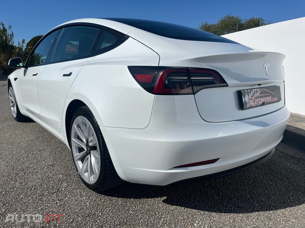 Tesla Model 3 Standard Range Plus RWD