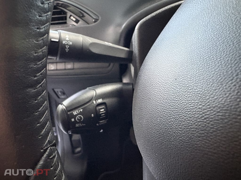 Peugeot 208 1.2 PureTech Signature