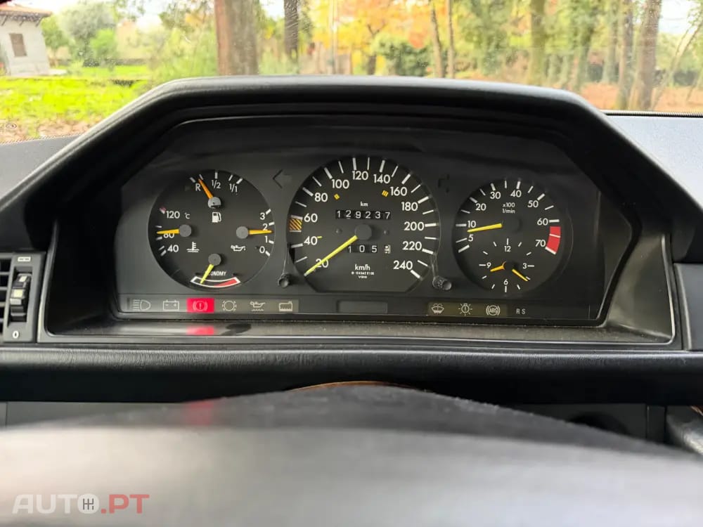 Mercedes-Benz 260 260 E