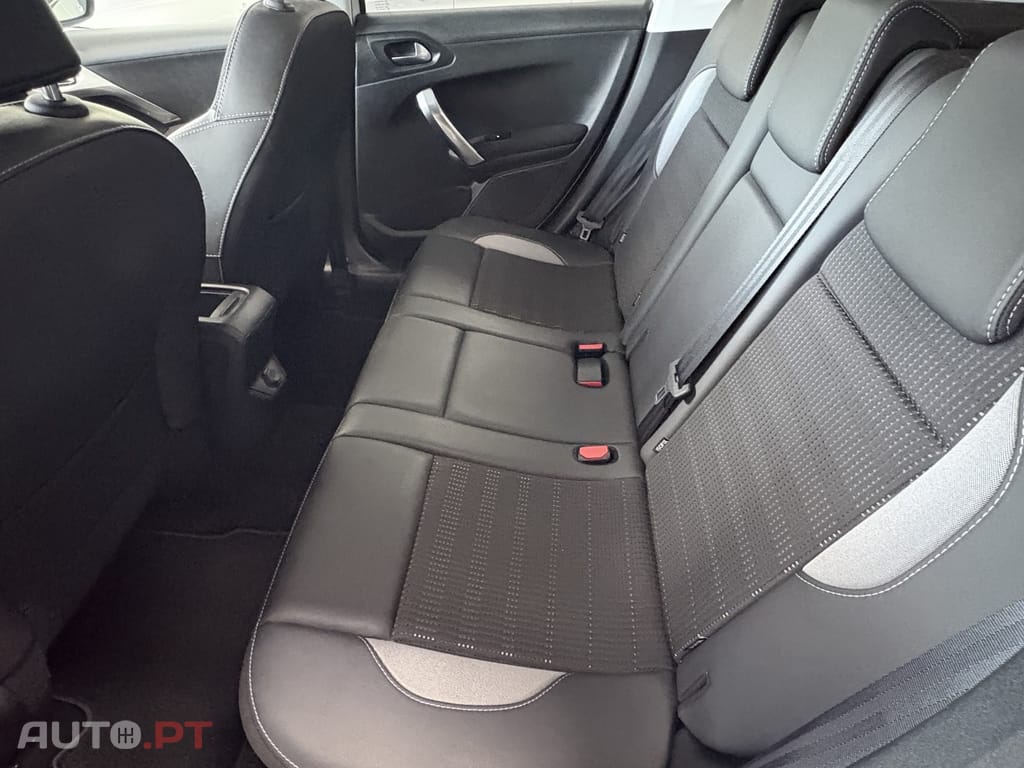 Peugeot 2008 1.2 PureTech Allure