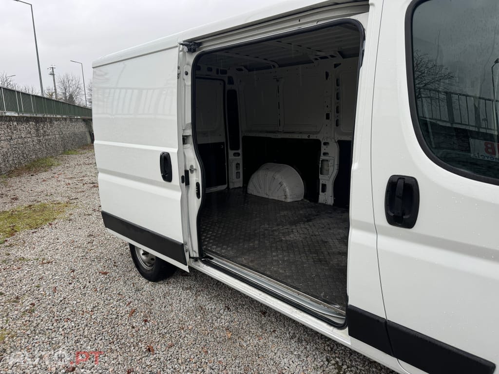 Peugeot Boxer Outro