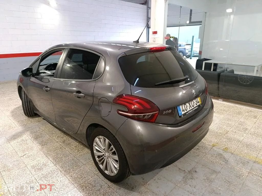 Peugeot 208 1.2 PureTech Signature