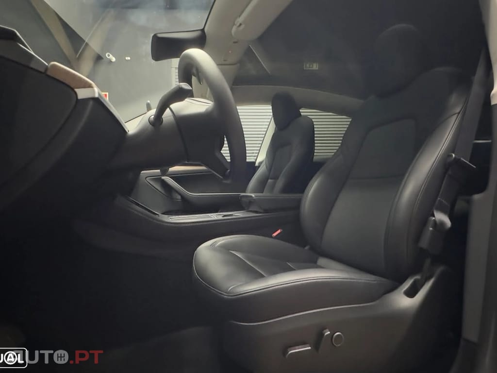 Tesla Model Y RWD