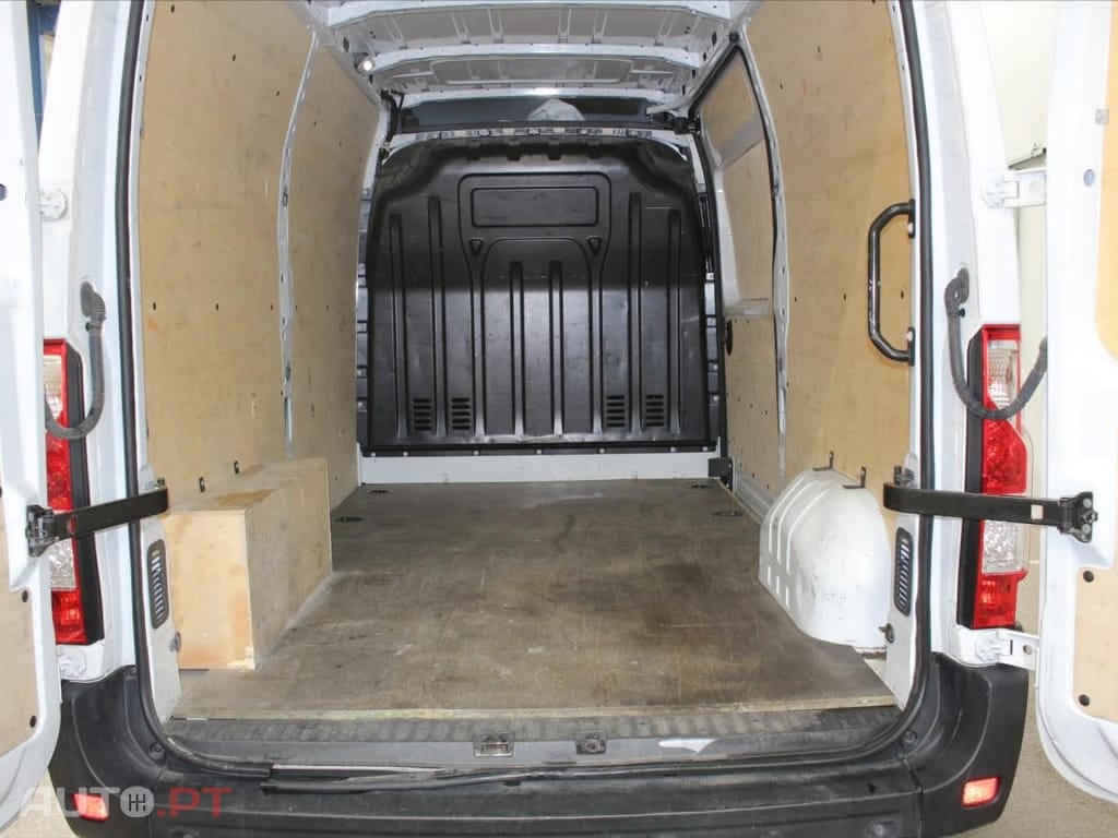 Renault Master 2.3 dCi L2H2 3.3T