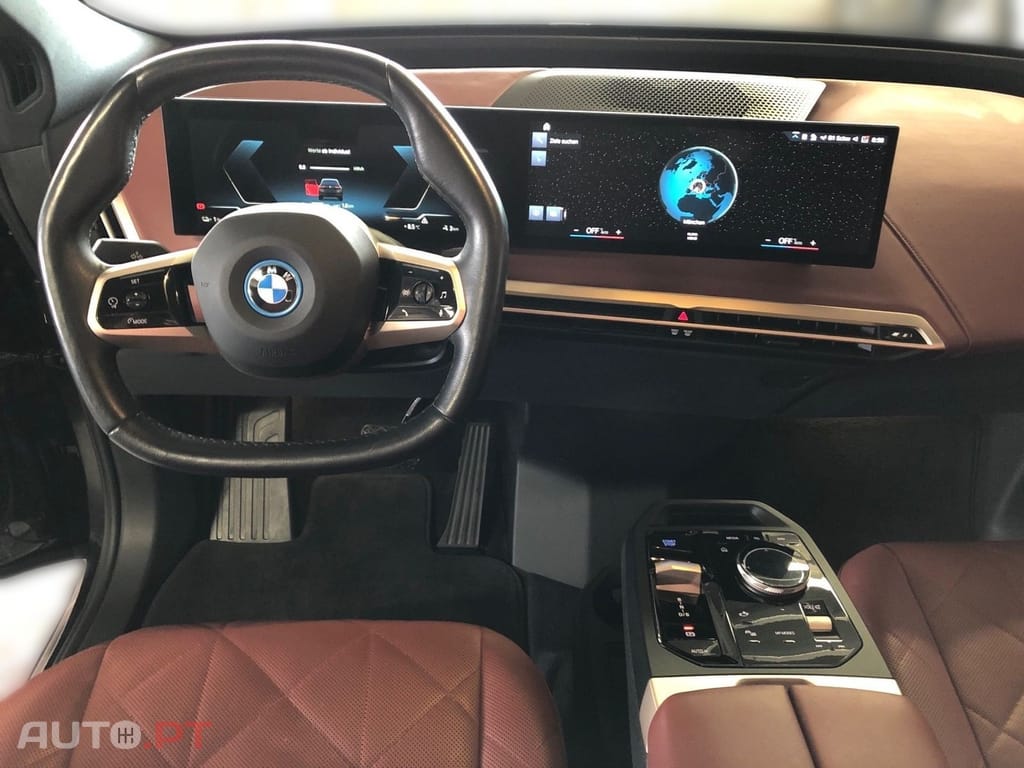 BMW iX xDrive 40 Pack Desportivo