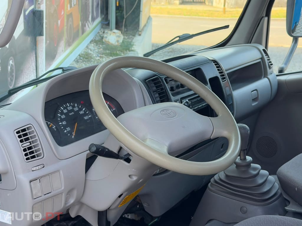 Toyota Dyna 3.0 D4D BASCULA
