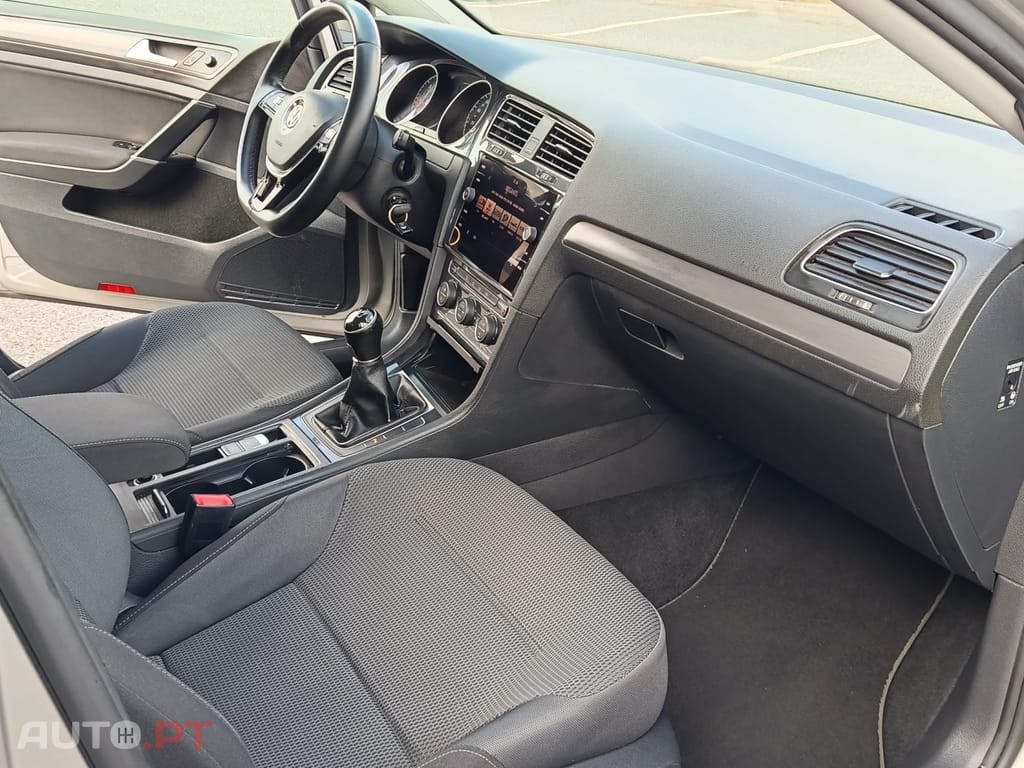 Volkswagen Golf 1.6 TDi Confortline