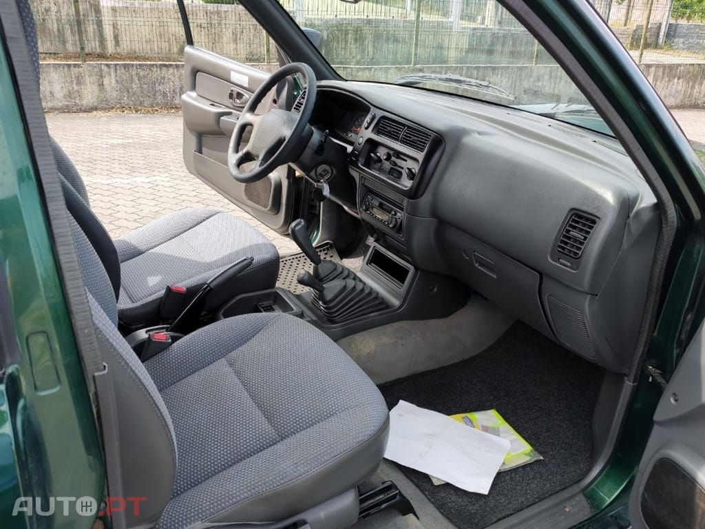 Mitsubishi L200 2.5 TD Club Strakar AC 3