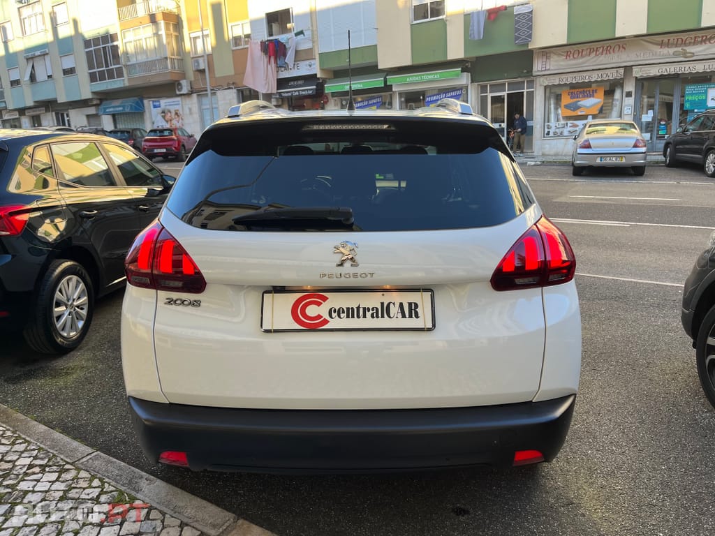 Peugeot 2008 1.5 BlueHDi Signature