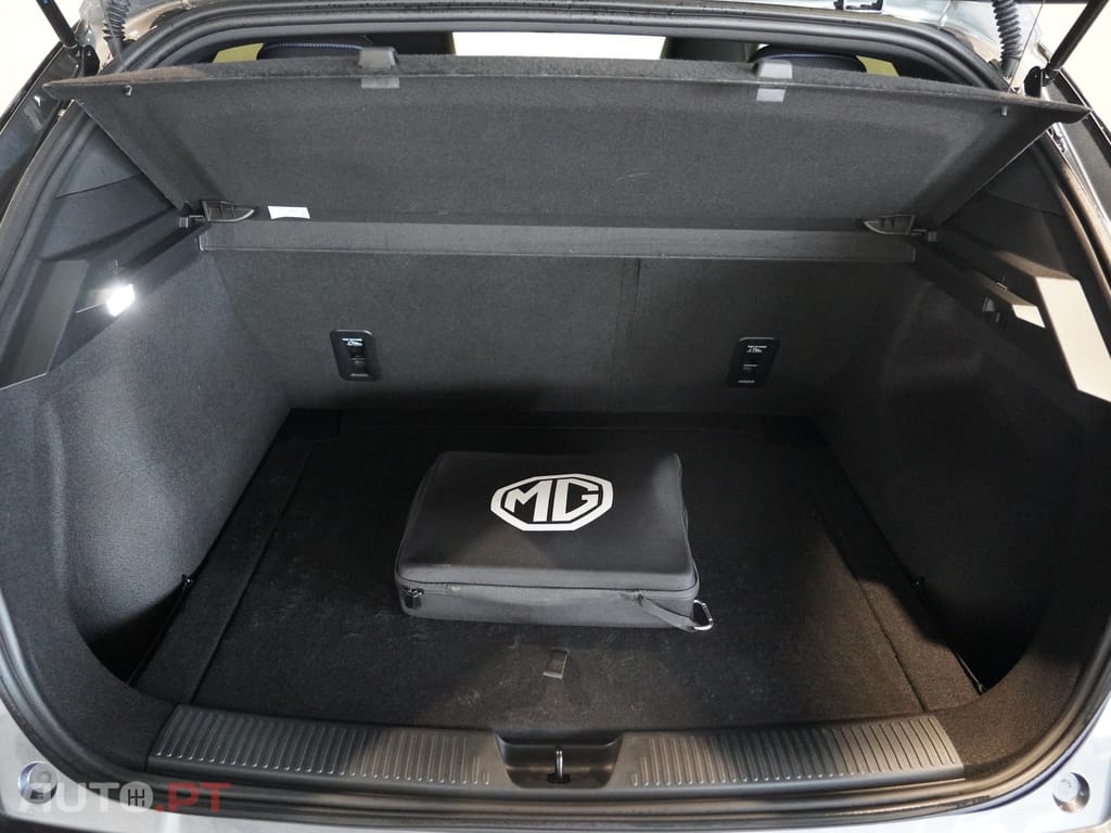 MG MG4 64 kWh Luxury