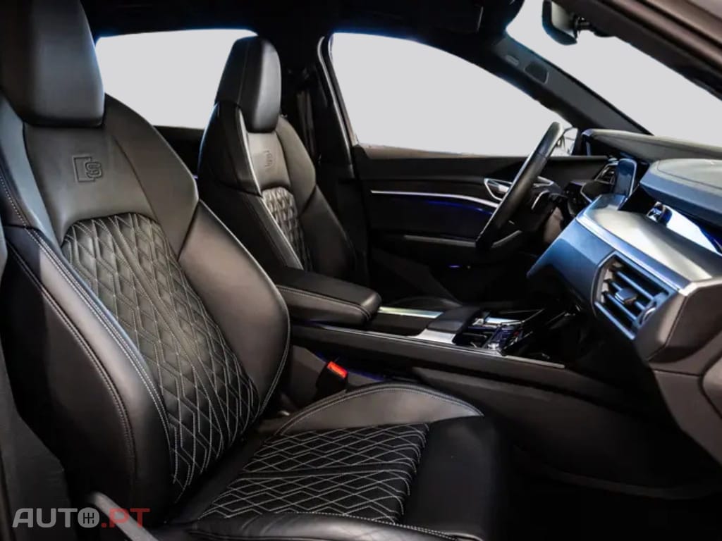 Audi E-Tron I.V.A DEDUTIVEL S BLACK 