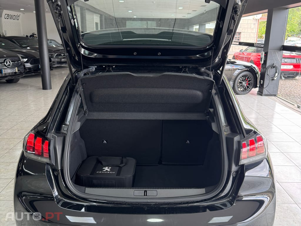 Peugeot E-208 50 kWh Active