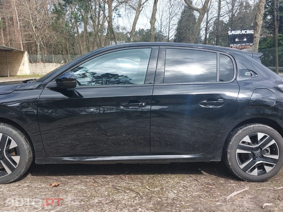 Peugeot E-208 50 kWh Style