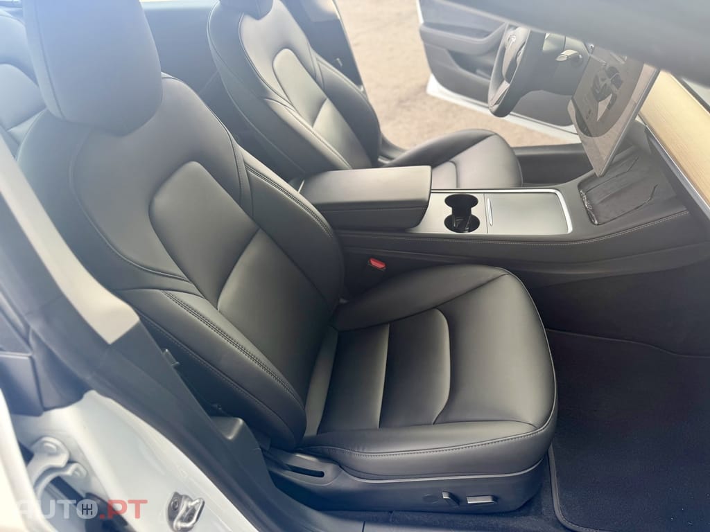 Tesla Model 3 Standard Range Plus RWD