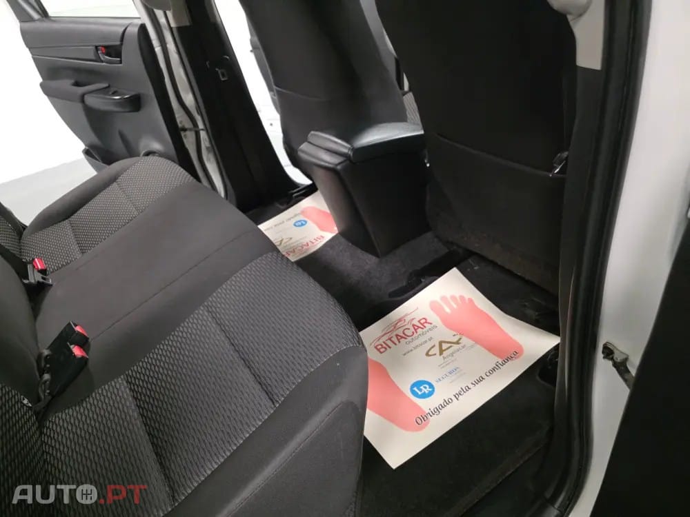 Toyota Hilux 2.4 D-4D 4WD CD CH