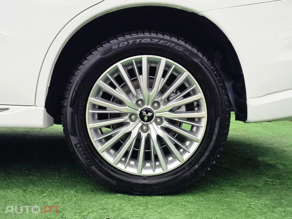 Mitsubishi Outlander 2.4L PHEV TWIN MOTOR 4WD INVITE