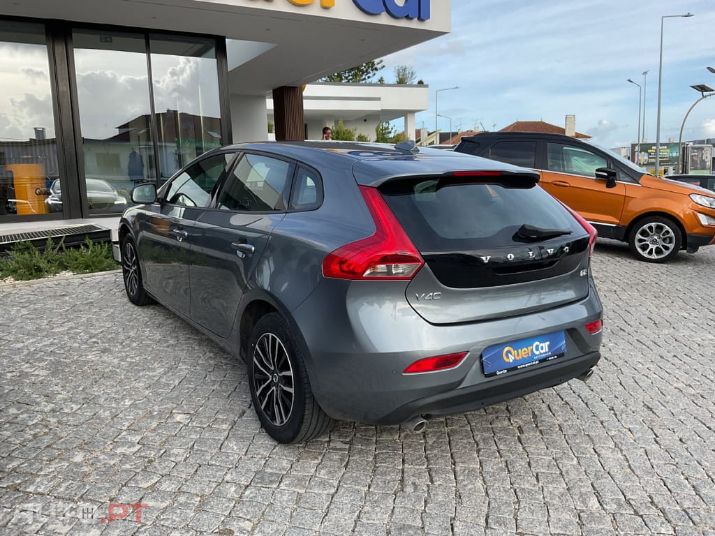 Volvo V40 2.0 D2 Momentum Geartronic