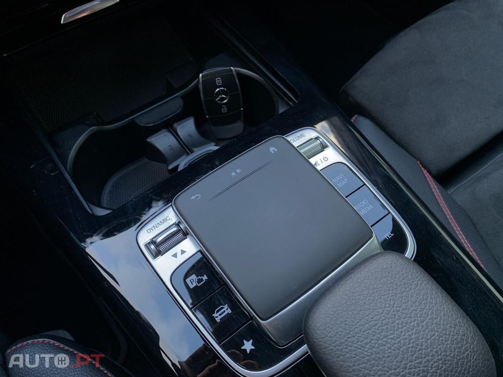 Mercedes-Benz A 250 e AMG Line