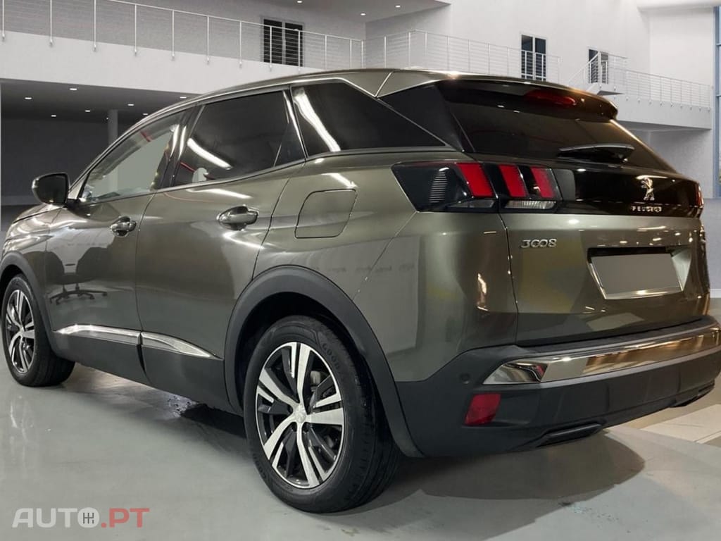Peugeot 3008 1.6 Hybrid Allure e-EAT8