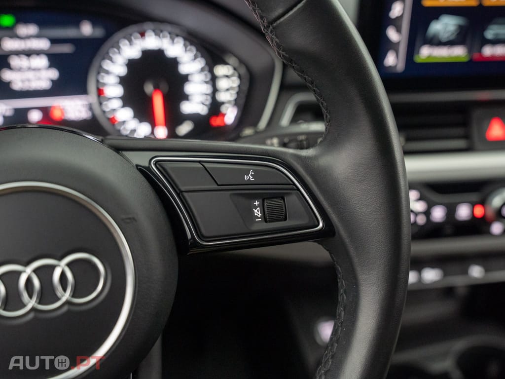 Audi A4 Avant 30 TDI S tronic