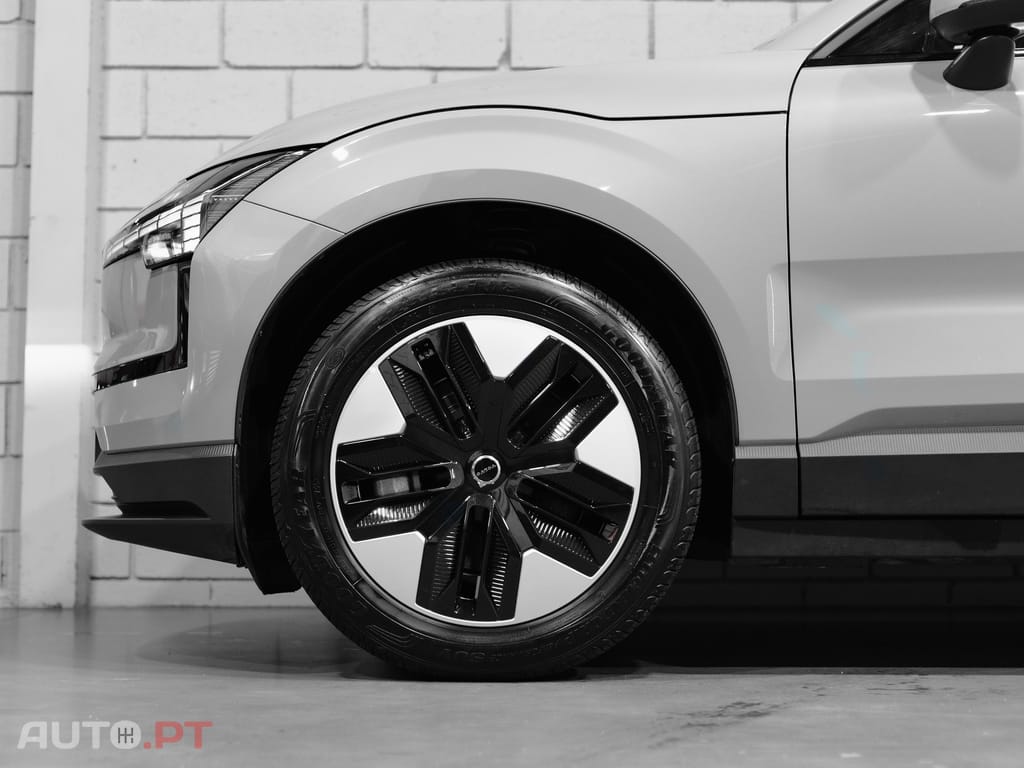 Volvo EX30 69 kWh Single Motor Extended Range Core