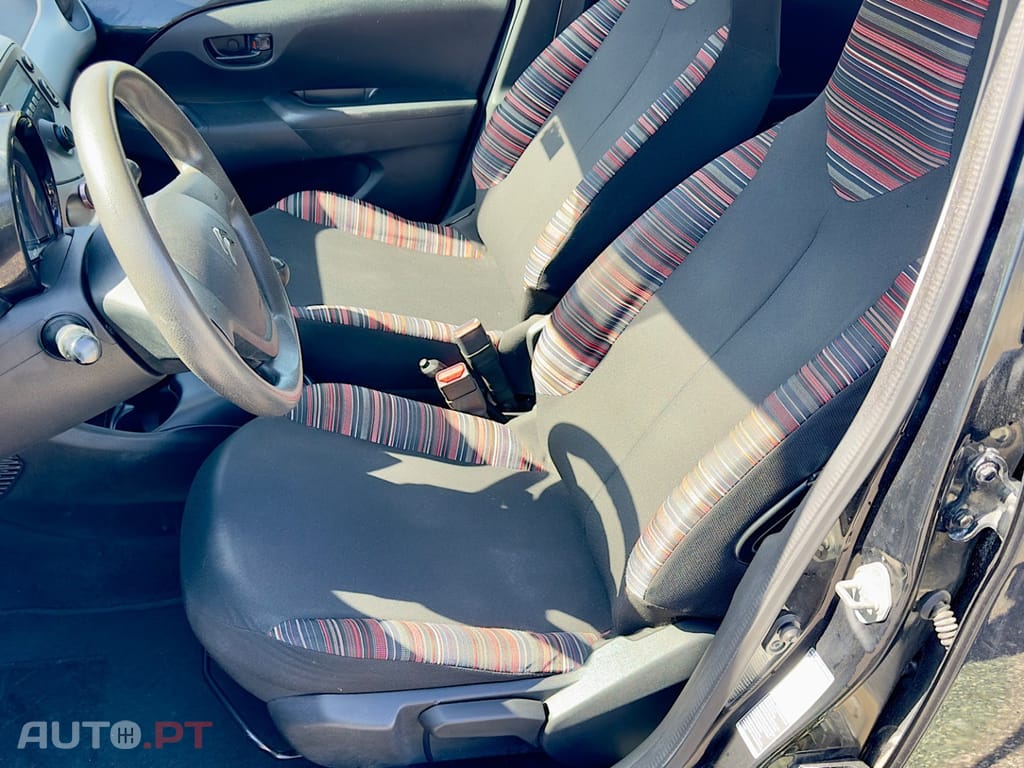 Citroen C1 1.2 VTi Shine