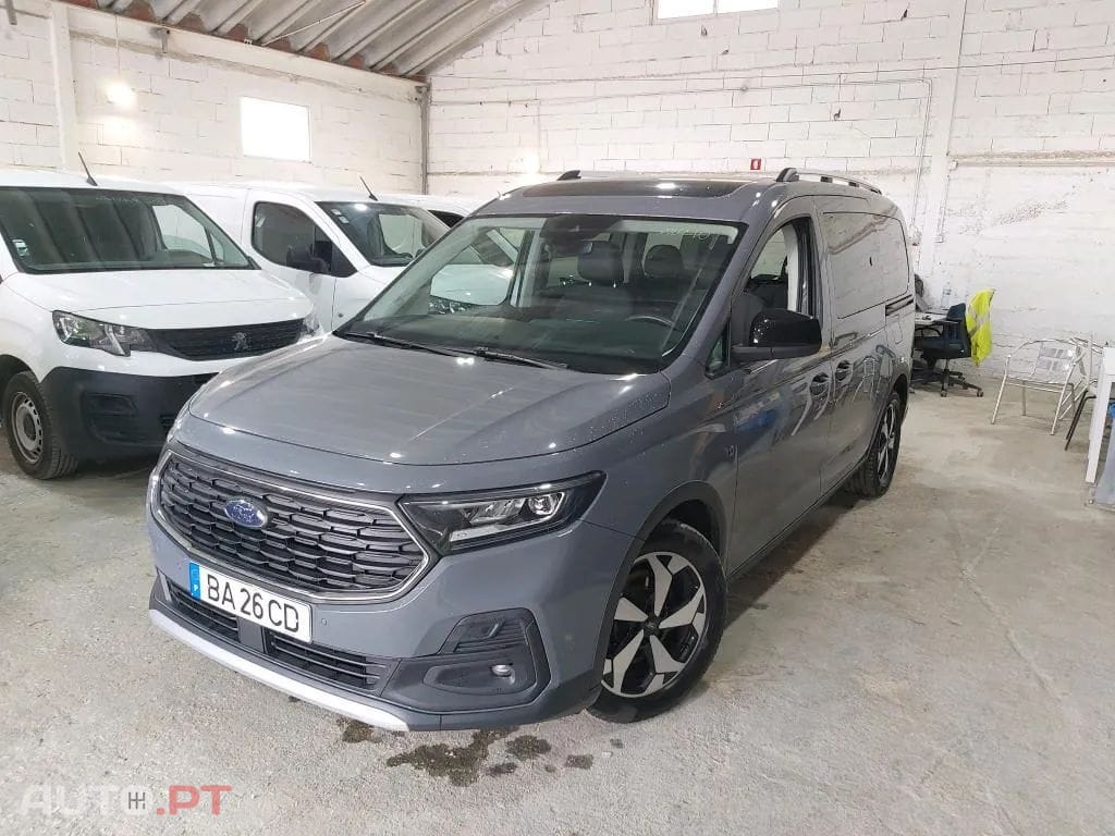 Ford Tourneo Grand 1.5 EcoBoost Active