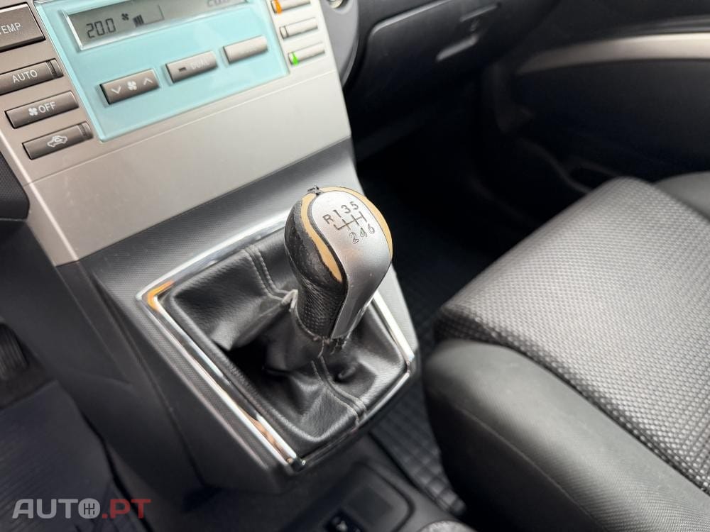 Toyota Corolla Verso 2.2 D-4D High Pack