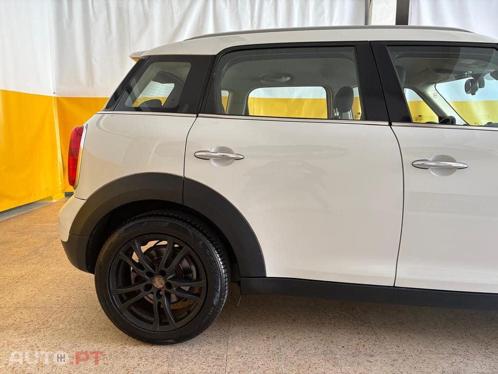MINI Countryman One D