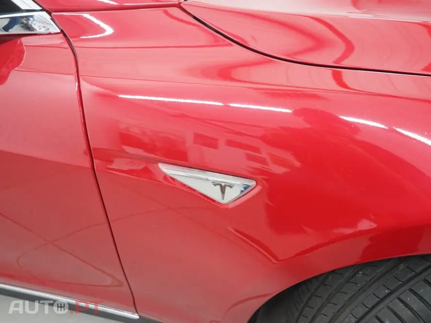 Tesla Model S 85
