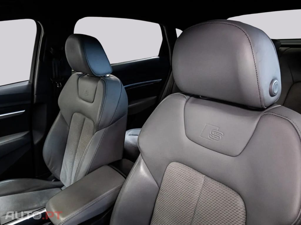 Audi E-Tron I.V.A DEDUTÍVEL 55 S LINE BLACK 21Z
