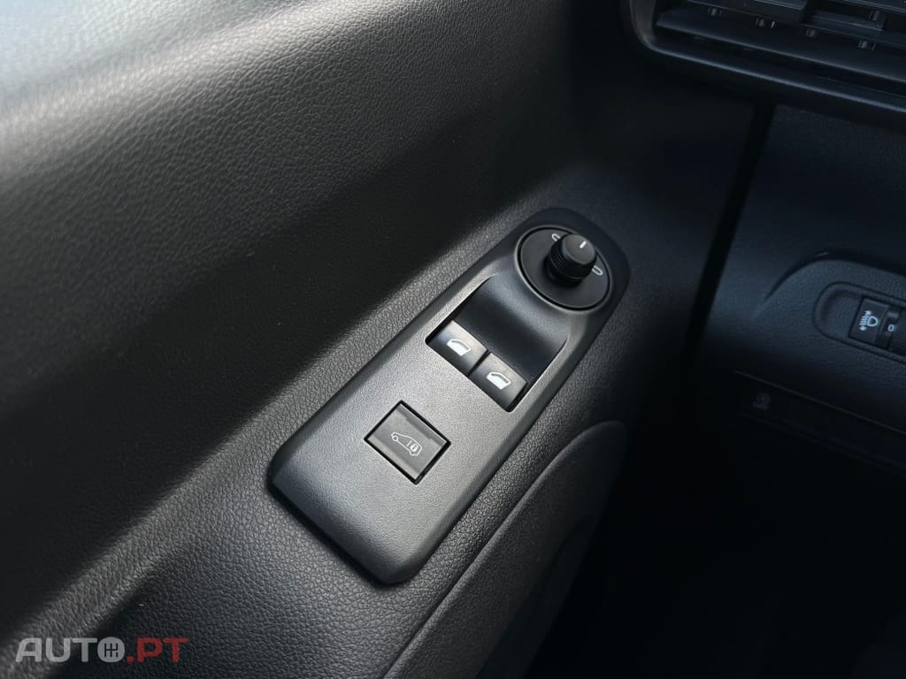 Peugeot Partner Outro