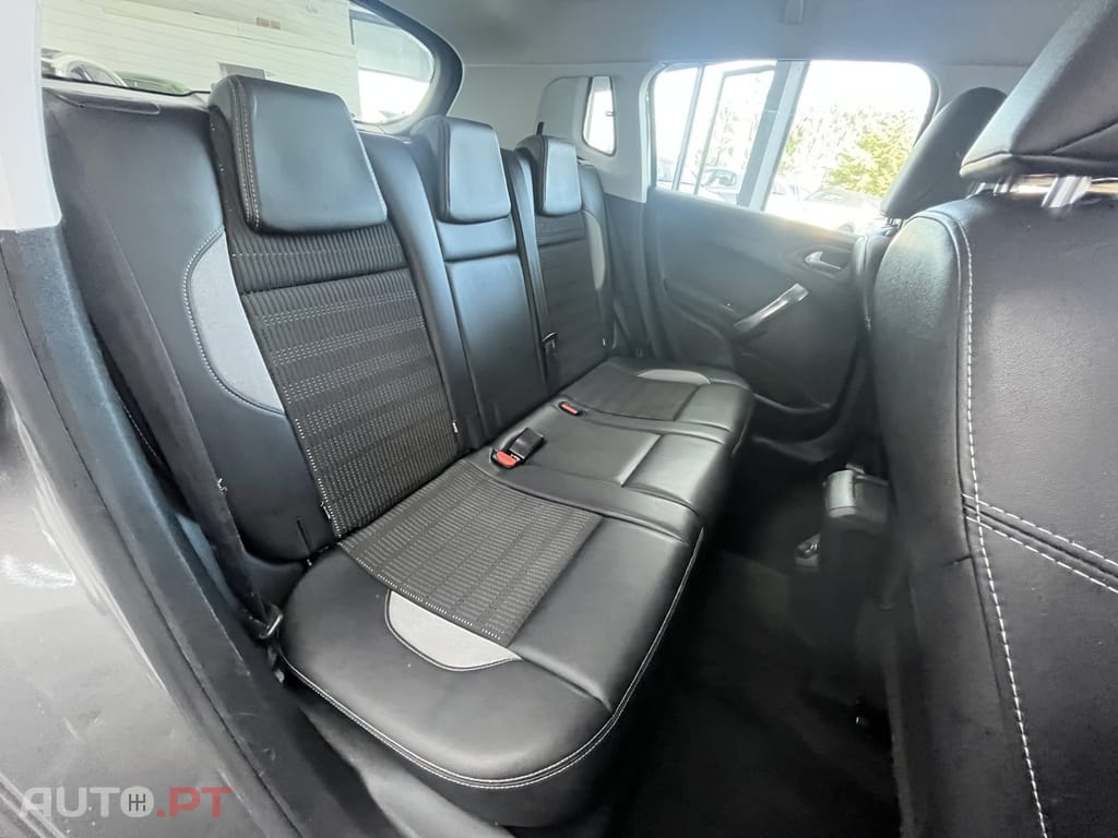 Peugeot 2008 1.2 PureTech Allure