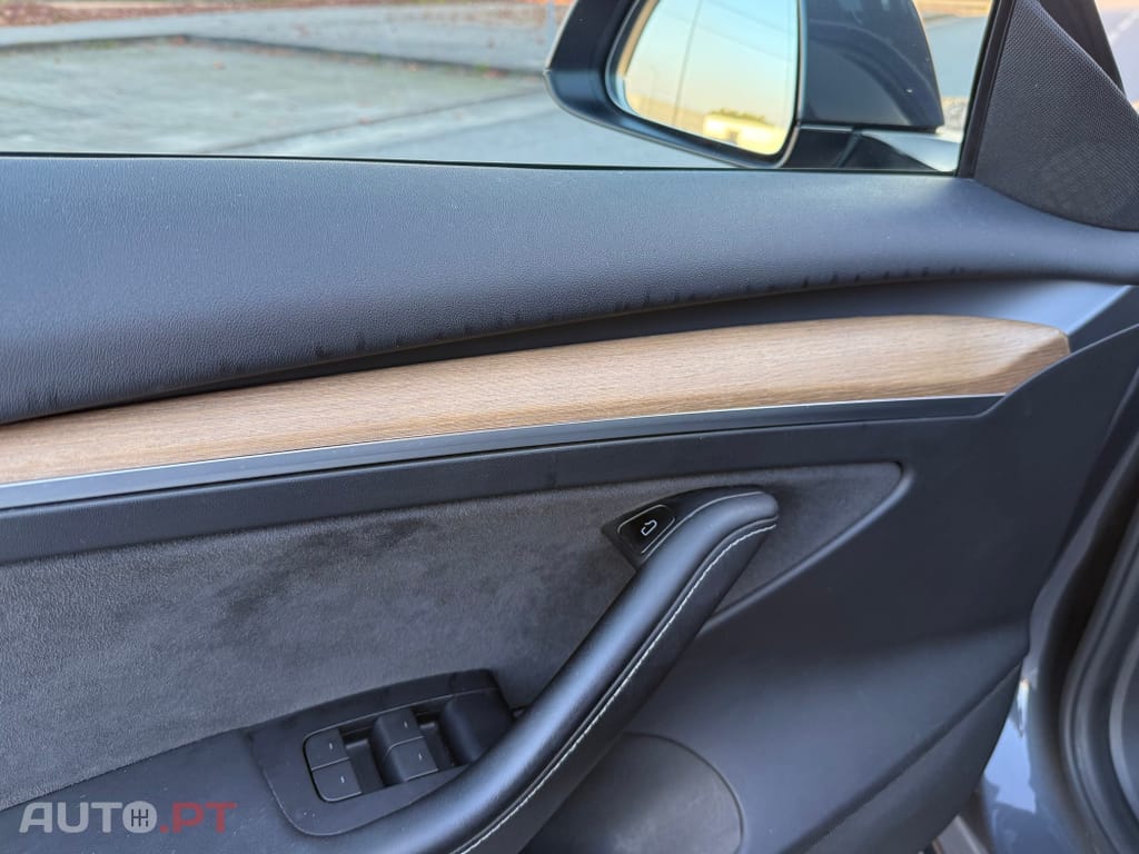 Tesla Model 3 Long-Range Dual Motor AWD