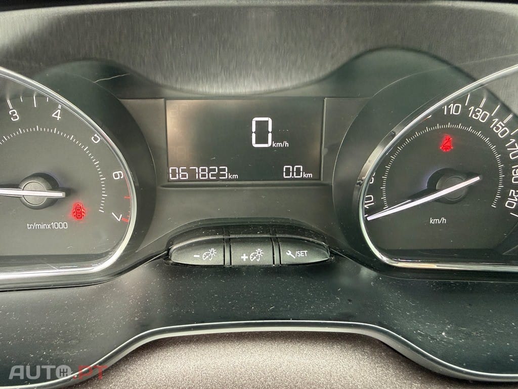 Peugeot 2008 1.2 PureTech Access