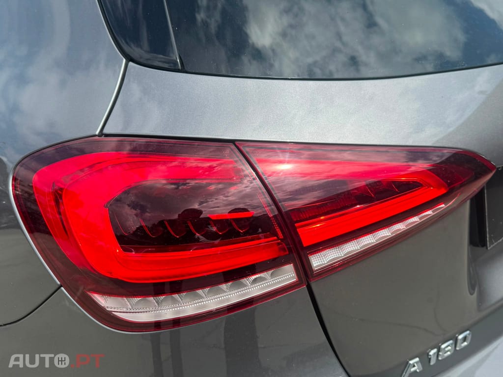 Mercedes-Benz A 180 AMG LINE ECRA FULL LED