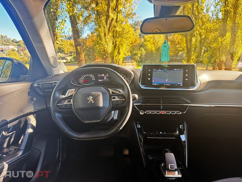 Peugeot 2008 1.5 BlueHDi Allure EAT8