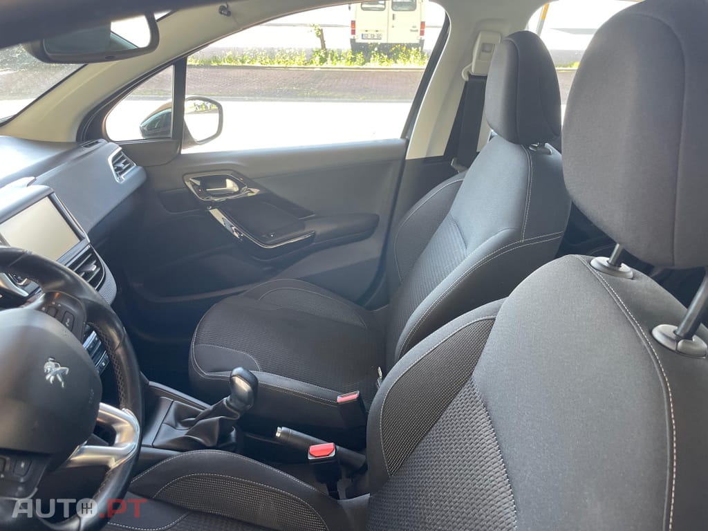 Peugeot 208 1.2 PureTech Allure