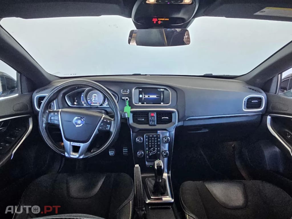Volvo V40 2.0 D4 R-Design